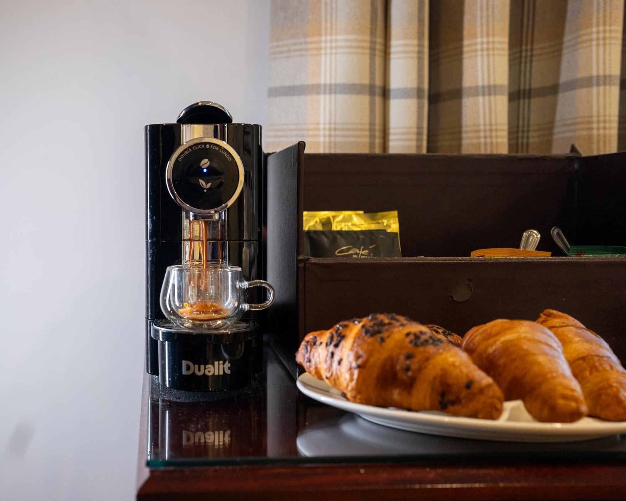 County Hotel Челмсфорд Экстерьер фото