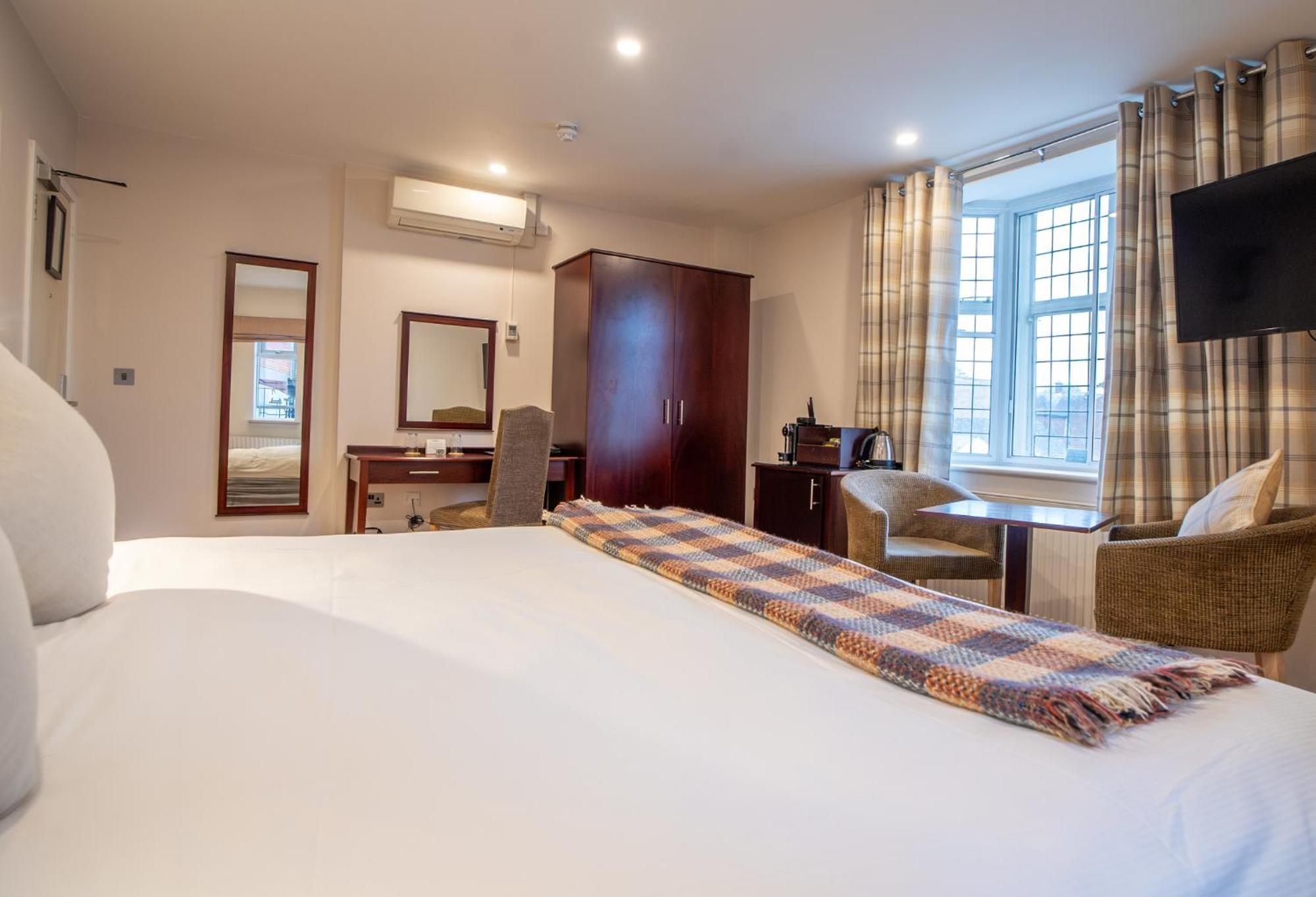 County Hotel Челмсфорд Экстерьер фото